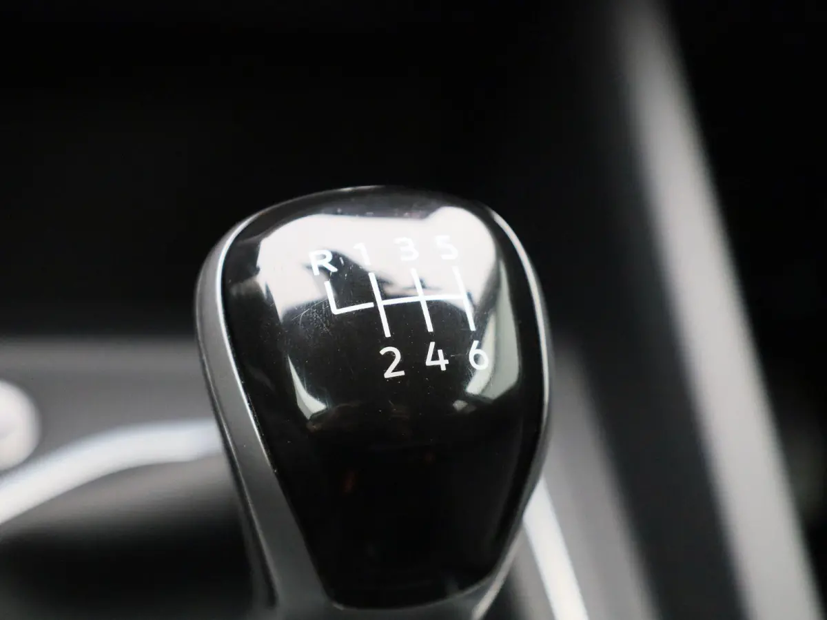 1.5 TSI Life Edition | 130 PK | EM | Digital Cockpit | Keyless Start | Elektrische Kofferbakklep |