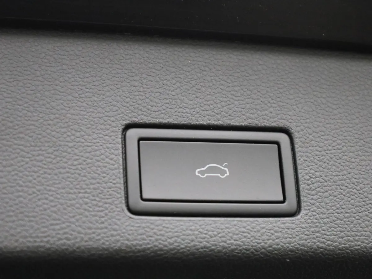 1.5 TSI Life Edition | 130 PK | EM | Digital Cockpit | Keyless Start | Elektrische Kofferbakklep |