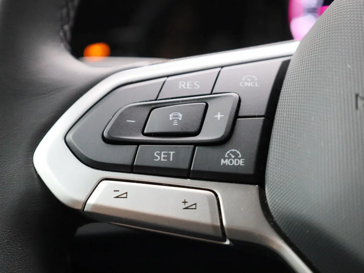 1.5 TSI Life Edition | 130 PK | EM | Digital Cockpit | Keyless Start | Elektrische Kofferbakklep |