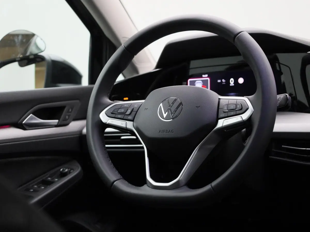 1.5 TSI Life Edition | 130 PK | EM | Digital Cockpit | Keyless Start | Elektrische Kofferbakklep |