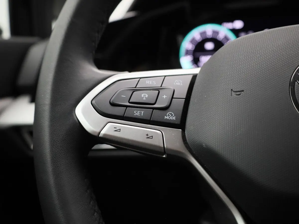 1.5 TSI Life Edition | EM | 130 PK | Digital Cockpit | Keyless Start | Elektrische Kofferbakklep |