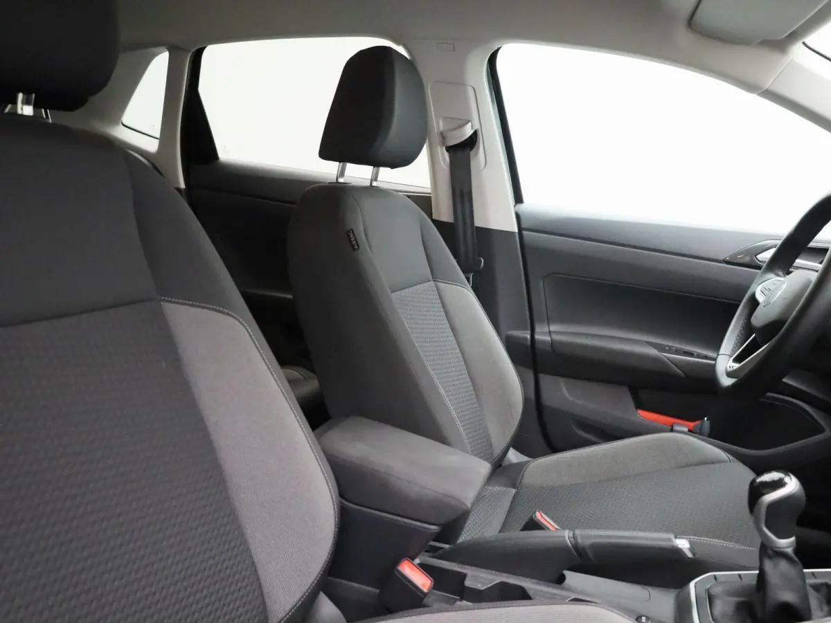 1.0 TSI Life Edition | 95 PK | EM | Navigatie | Climatronic (Automatische Airco) | Lichtmetalen Velgen | Parkeercamera | Carplay / Android Auto