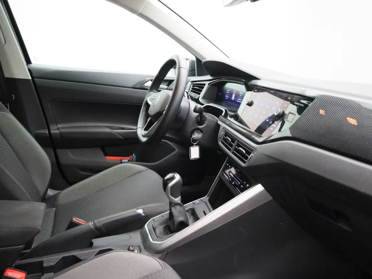 1.0 TSI Life Edition | 95 PK | EM | Navigatie | Climatronic (Automatische Airco) | Lichtmetalen Velgen | Parkeercamera | Carplay / Android Auto