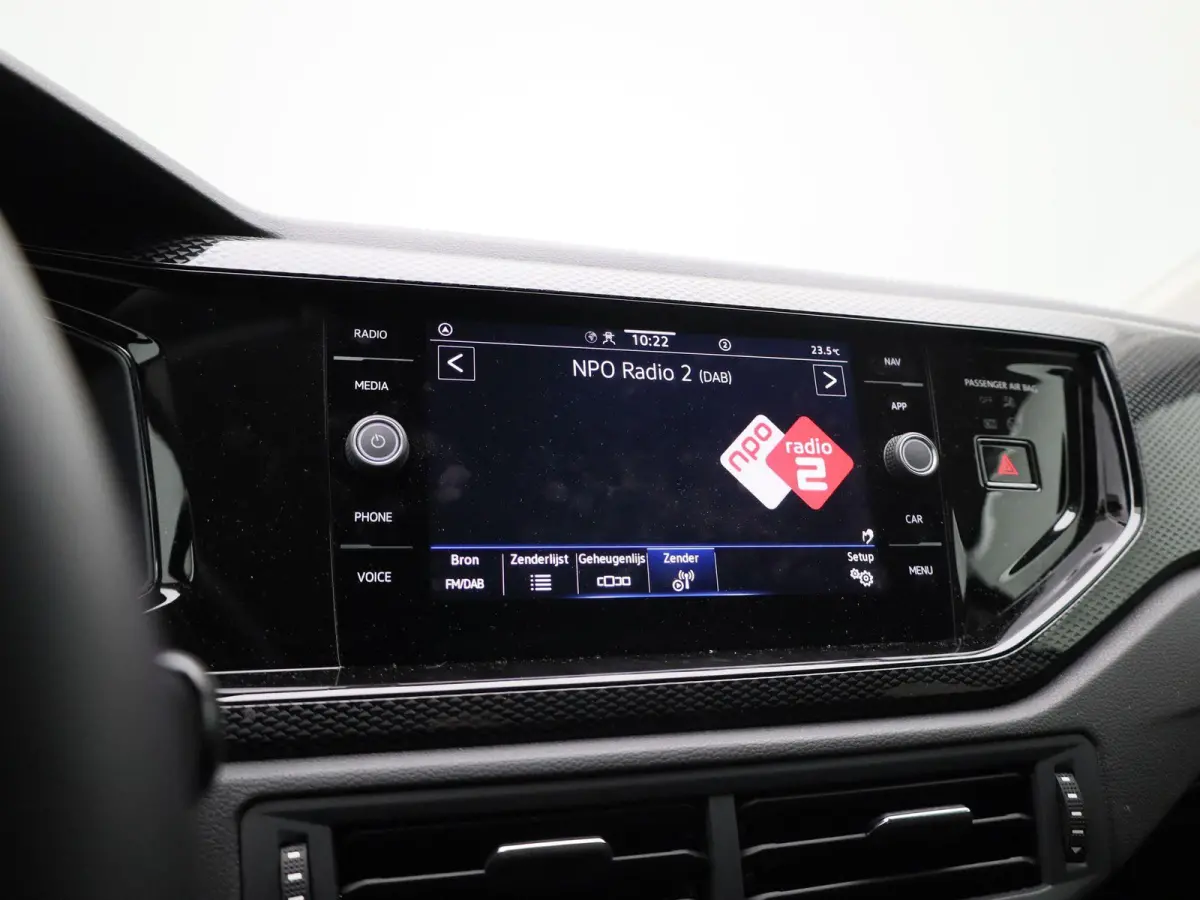 1.0 TSI Life Edition | 95 PK | EM | Navigatie | Climatronic (Automatische Airco) | Lichtmetalen Velgen | Parkeercamera | Carplay / Android Auto