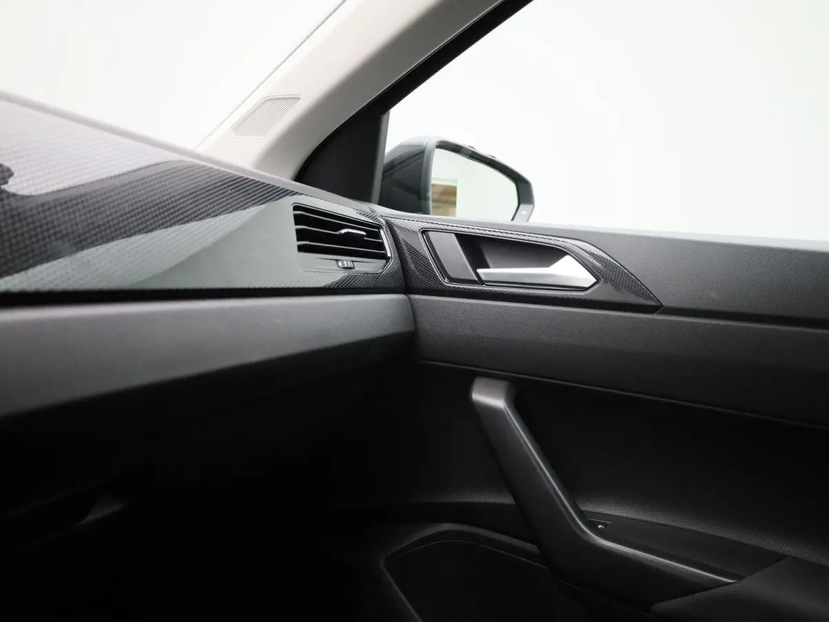 1.0 TSI Life Edition | 95 PK | EM | Navigatie | Climatronic (Automatische Airco) | Lichtmetalen Velgen | Parkeercamera | Carplay / Android Auto