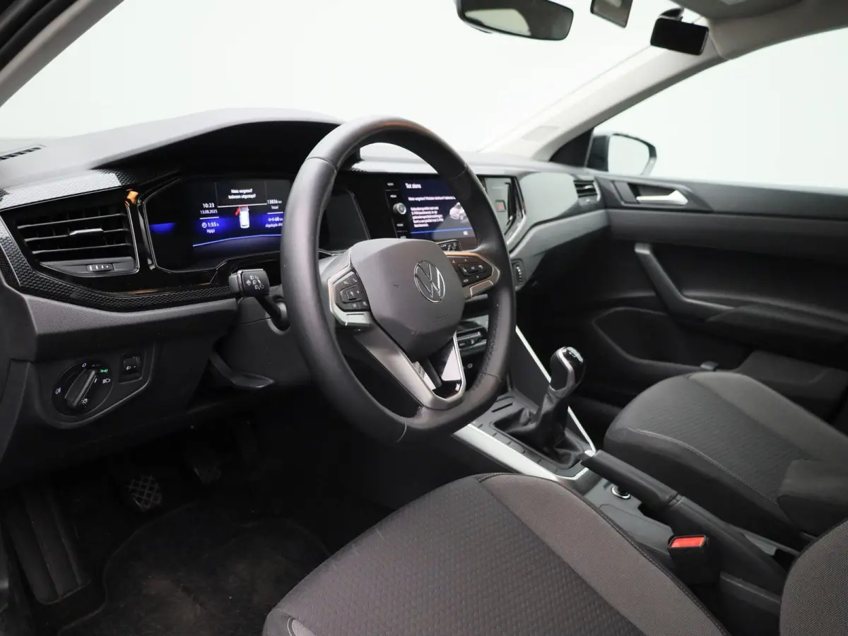1.0 TSI Life Edition | 95 PK | EM | Navigatie | Climatronic (Automatische Airco) | Lichtmetalen Velgen | Parkeercamera | Carplay / Android Auto