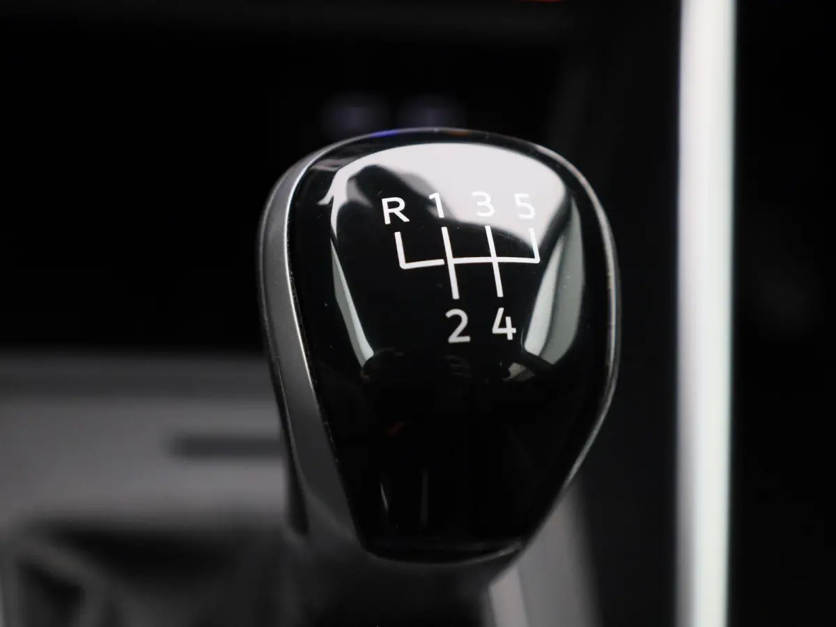 1.0 TSI Life Edition | 95 PK | EM | Navigatie | Climatronic (Automatische Airco) | Lichtmetalen Velgen | Parkeercamera | Carplay / Android Auto