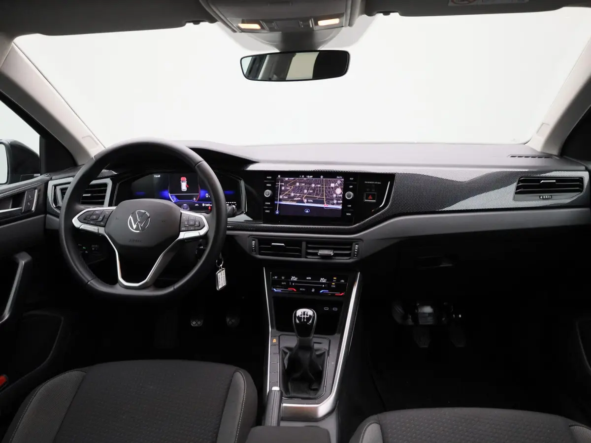 1.0 TSI Life Edition | 95 PK | EM | Navigatie | Climatronic (Automatische Airco) | Lichtmetalen Velgen | Parkeercamera | Carplay / Android Auto