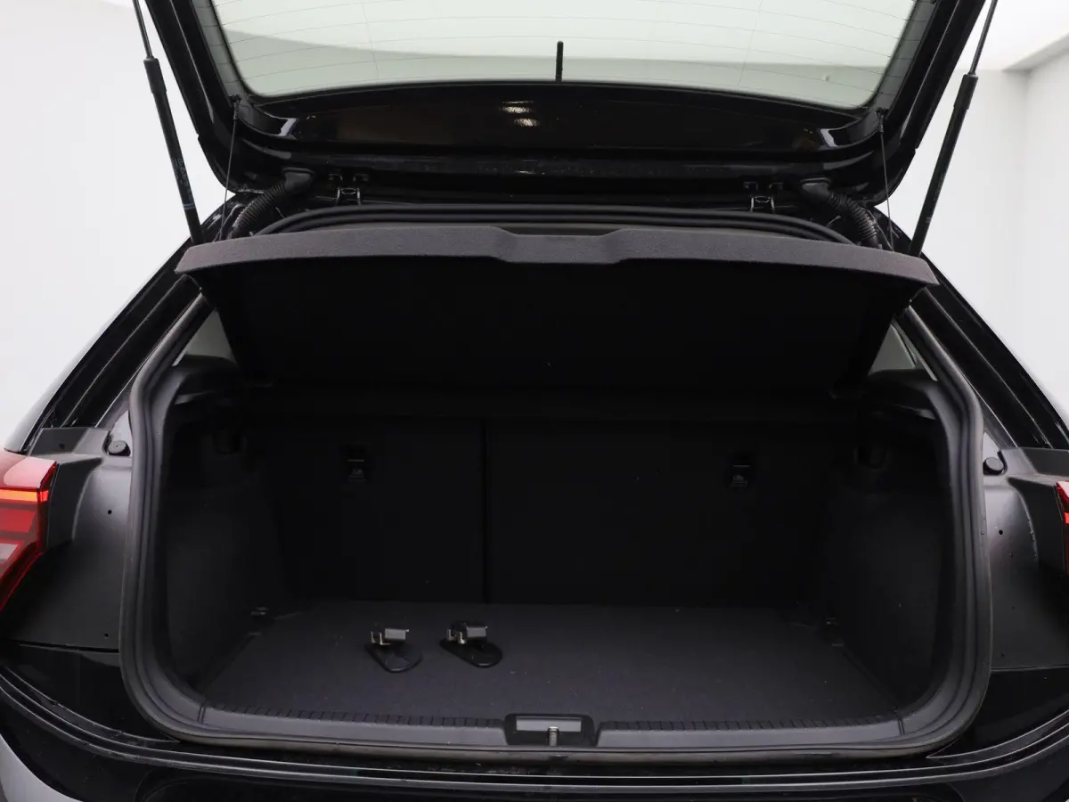 1.0 TSI Life Edition | 95 PK | EM | Navigatie | Climatronic (Automatische Airco) | Lichtmetalen Velgen | Parkeercamera | Carplay / Android Auto