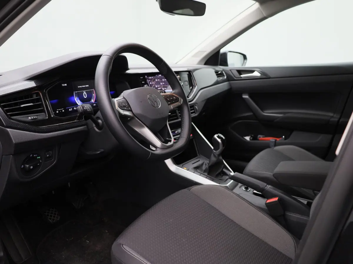 1.0 TSI Life Edition | 95 PK | EM | Navigatie | Climatronic (Automatische Airco) | Lichtmetalen Velgen | Parkeercamera | Carplay / Android Auto