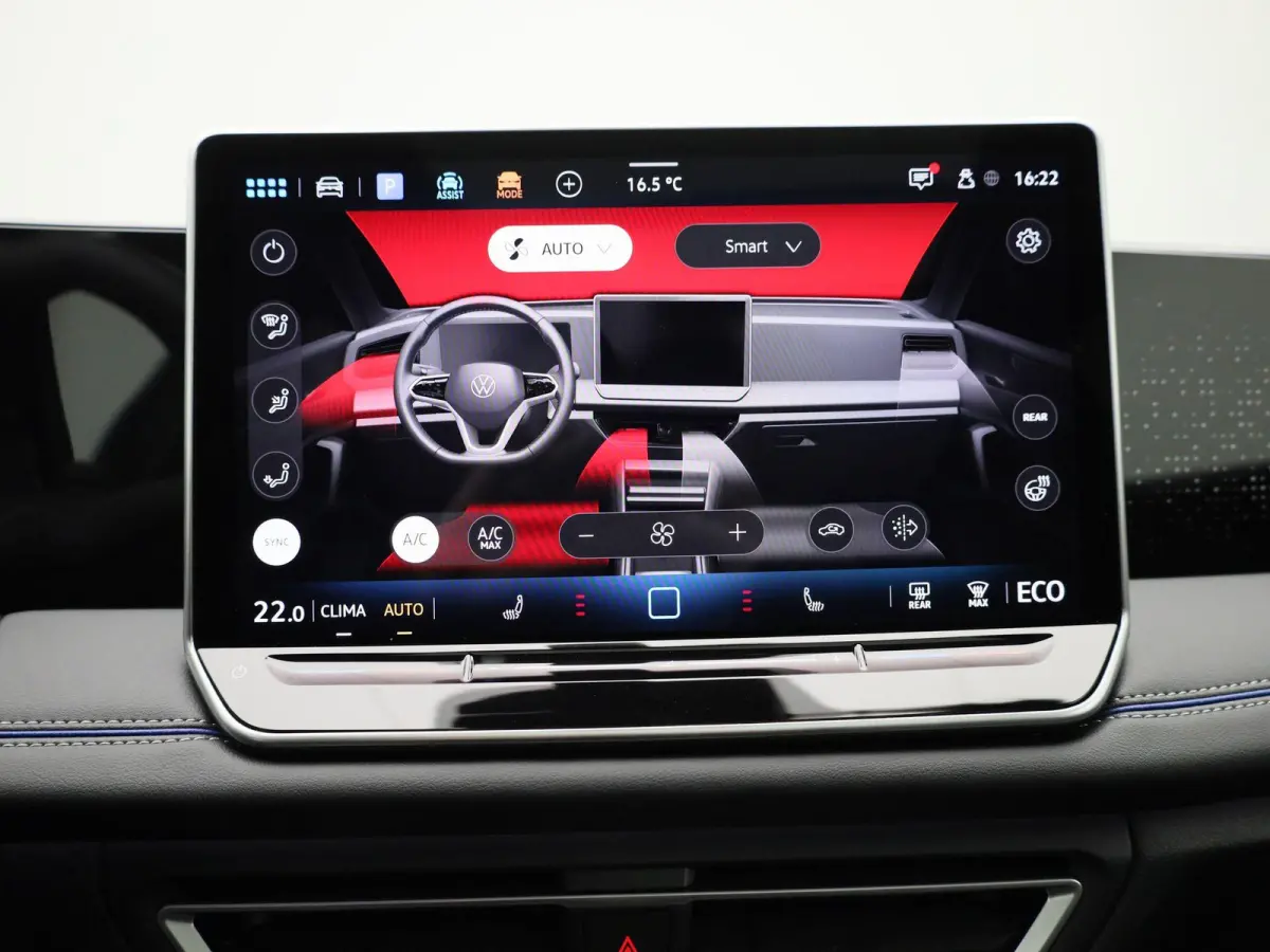 1.5 eHybrid R-Line Edition 204 PK | Demo | Automaat| Black Style | Panoramisch- en Kantel dak | 360' Camera | Travel Assist | Draadloze Apple carplay | Navigatie | Keyless | Ruiten getint | 