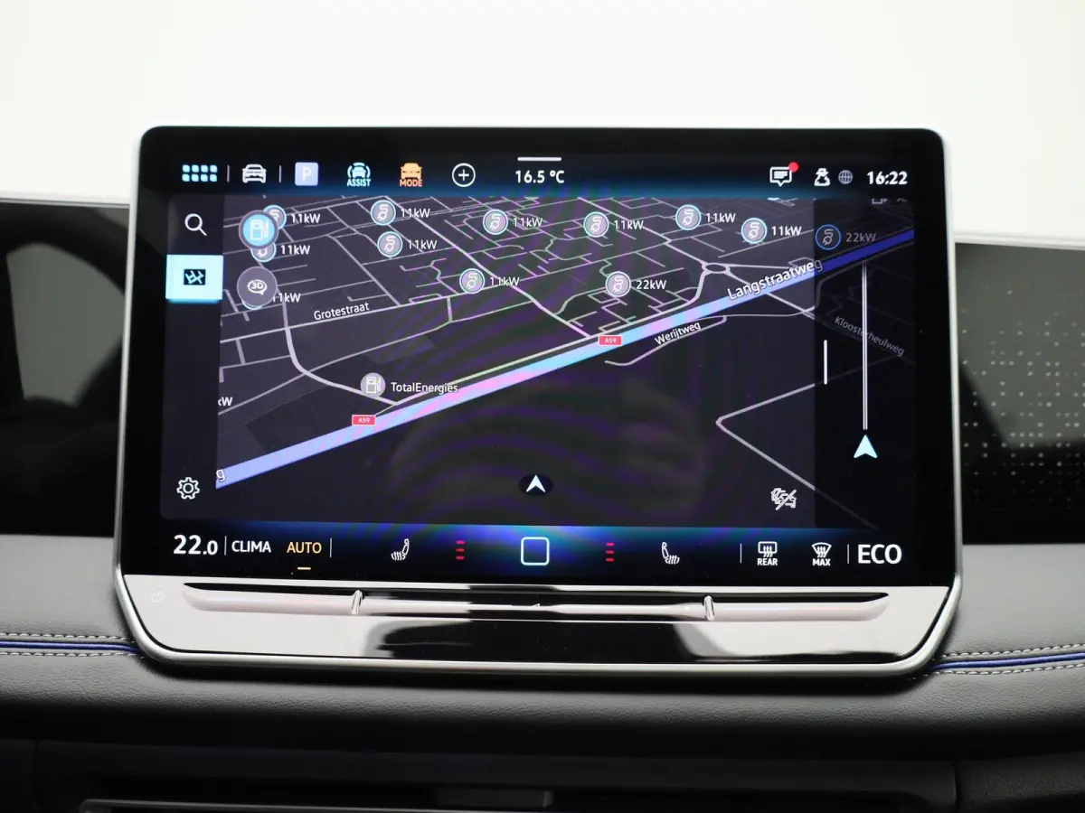 1.5 eHybrid R-Line Edition 204 PK | Demo | Automaat| Black Style | Panoramisch- en Kantel dak | 360' Camera | Travel Assist | Draadloze Apple carplay | Navigatie | Keyless | Ruiten getint | 