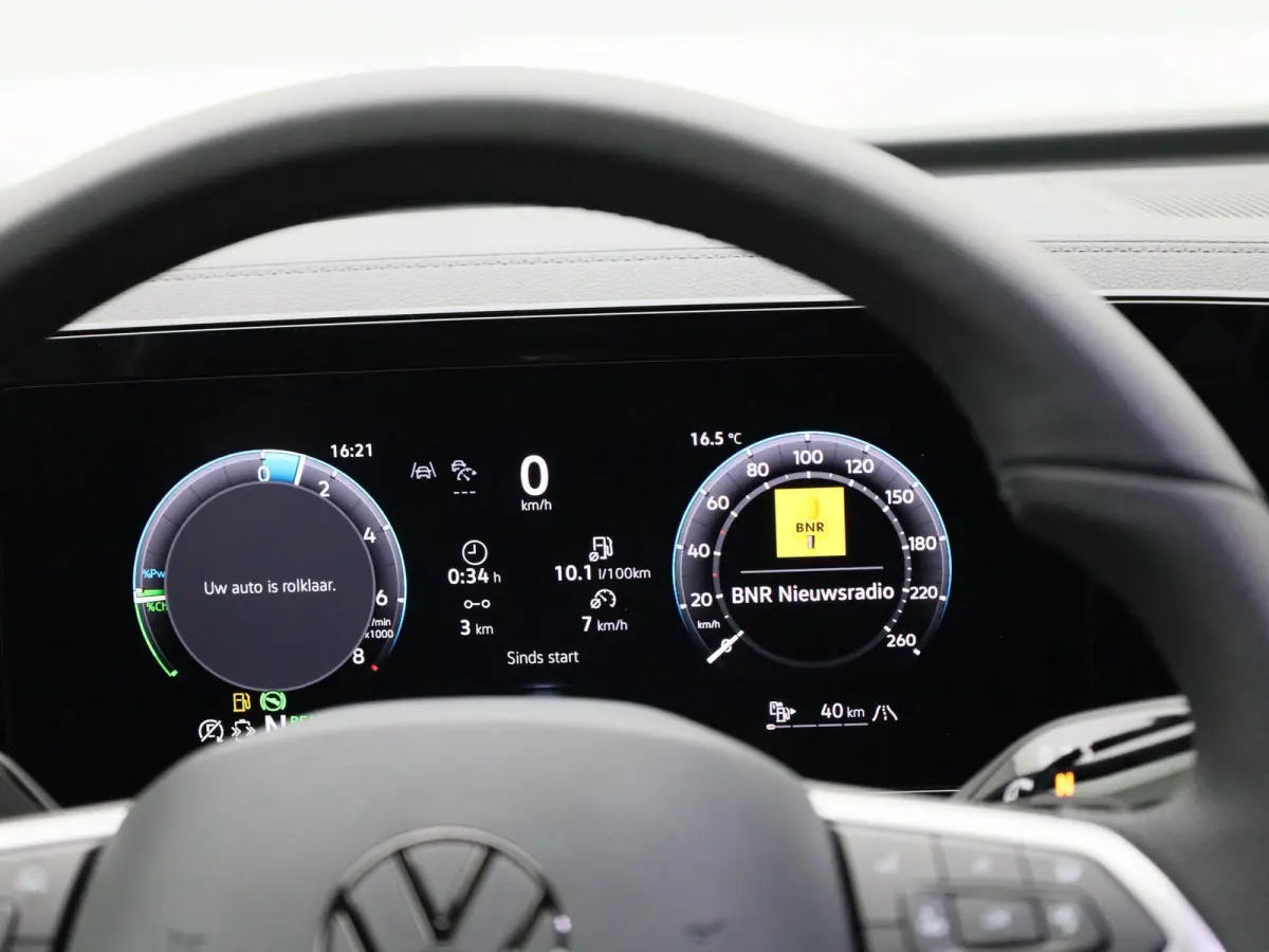 1.5 eHybrid R-Line Edition 204 PK | Demo | Automaat| Black Style | Panoramisch- en Kantel dak | 360' Camera | Travel Assist | Draadloze Apple carplay | Navigatie | Keyless | Ruiten getint | 