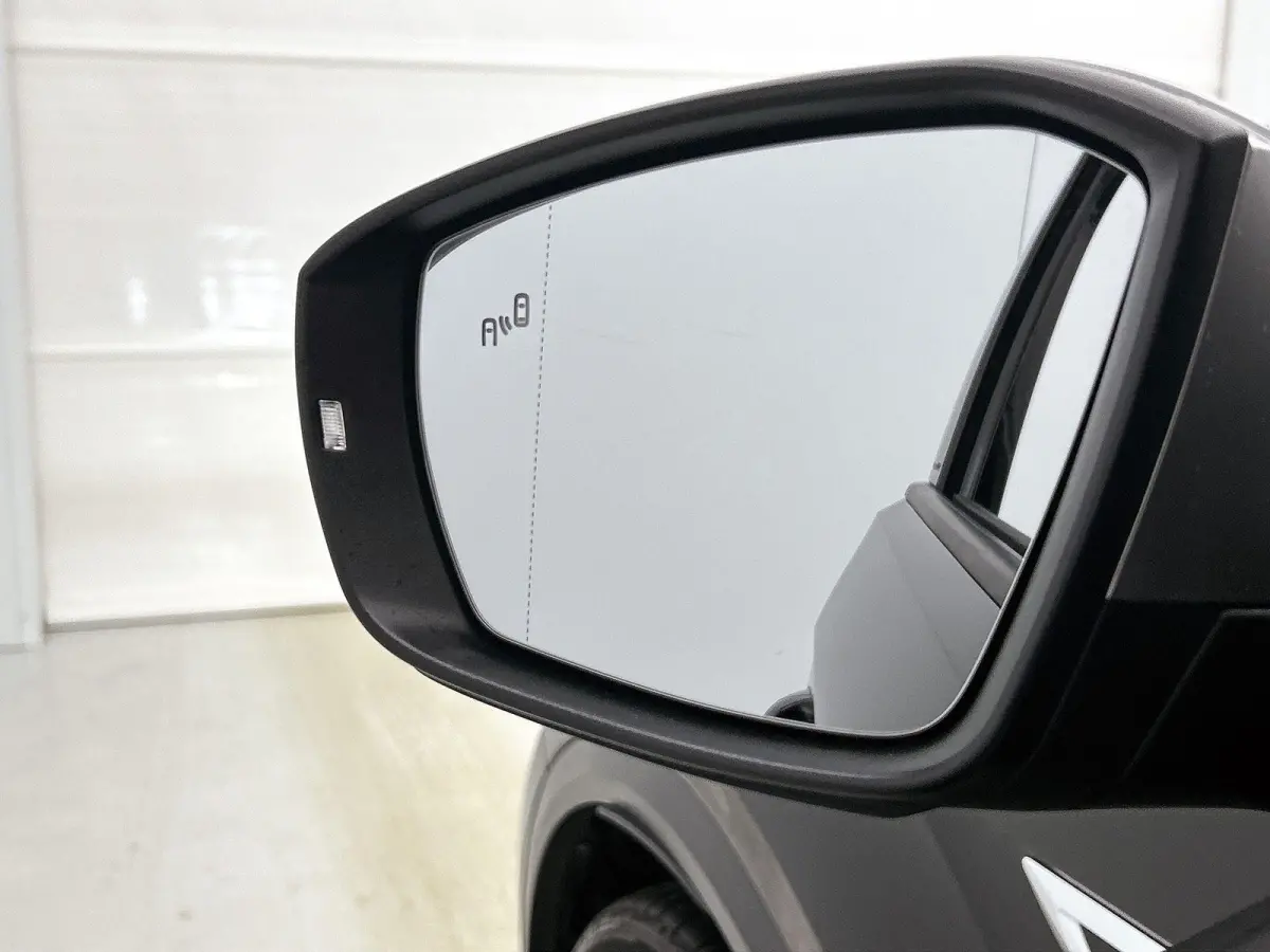 2.0 TSI 4Motion R 300 PK | Panoramadak | Afneembare Trekhaak | Sfeerverlichting | Dealeronderhouden | 19 Inch Velgen | Keyless Access | Achterklep Elektrisch | Beats Audio