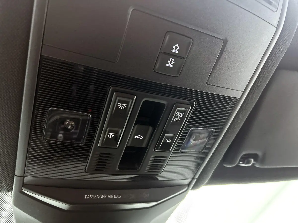 2.0 TSI 4Motion R 300 PK | Panoramadak | Afneembare Trekhaak | Sfeerverlichting | Dealeronderhouden | 19 Inch Velgen | Keyless Access | Achterklep Elektrisch | Beats Audio
