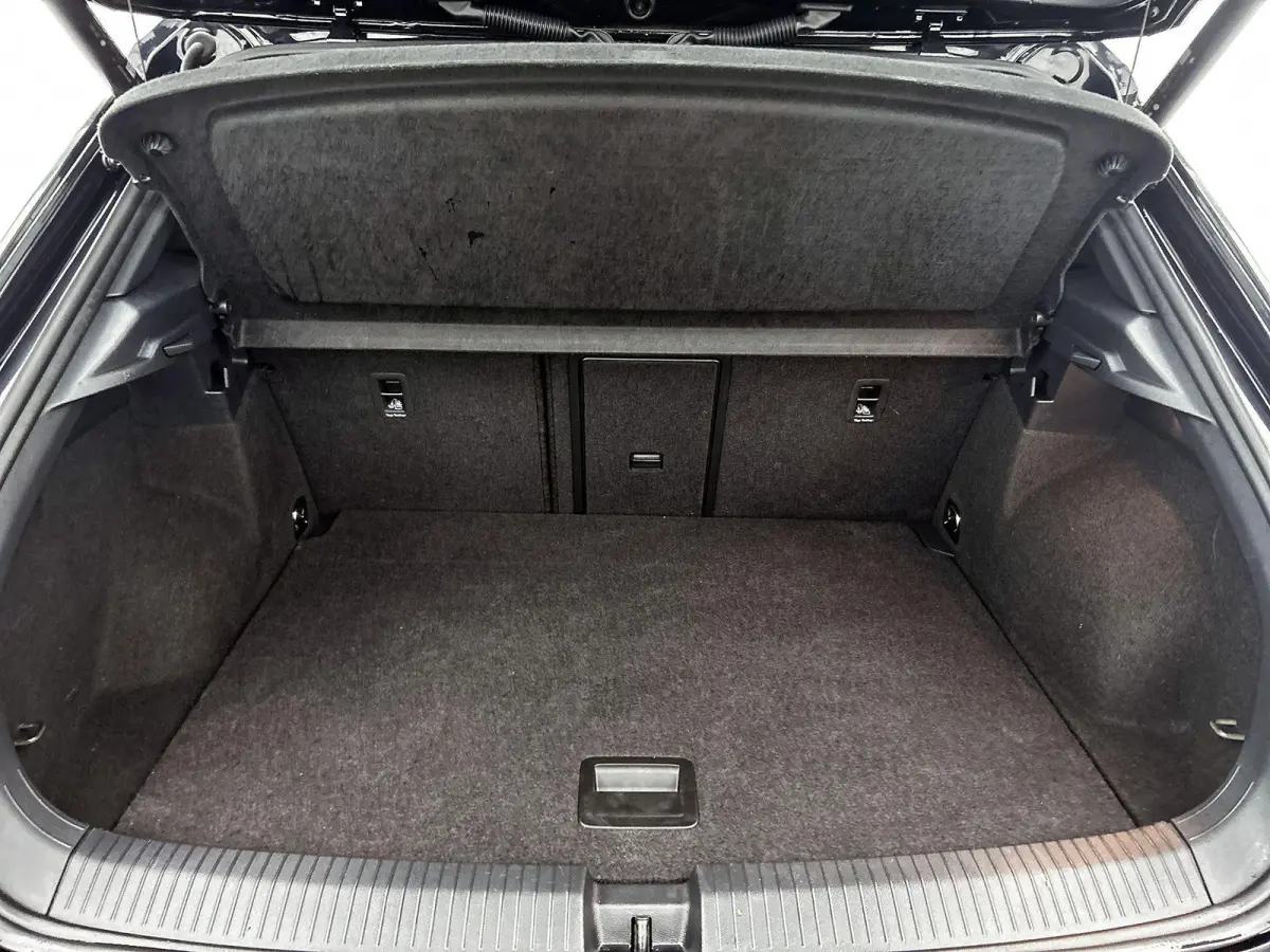 2.0 TSI 4Motion R 300 PK | Panoramadak | Afneembare Trekhaak | Sfeerverlichting | Dealeronderhouden | 19 Inch Velgen | Keyless Access | Achterklep Elektrisch | Beats Audio