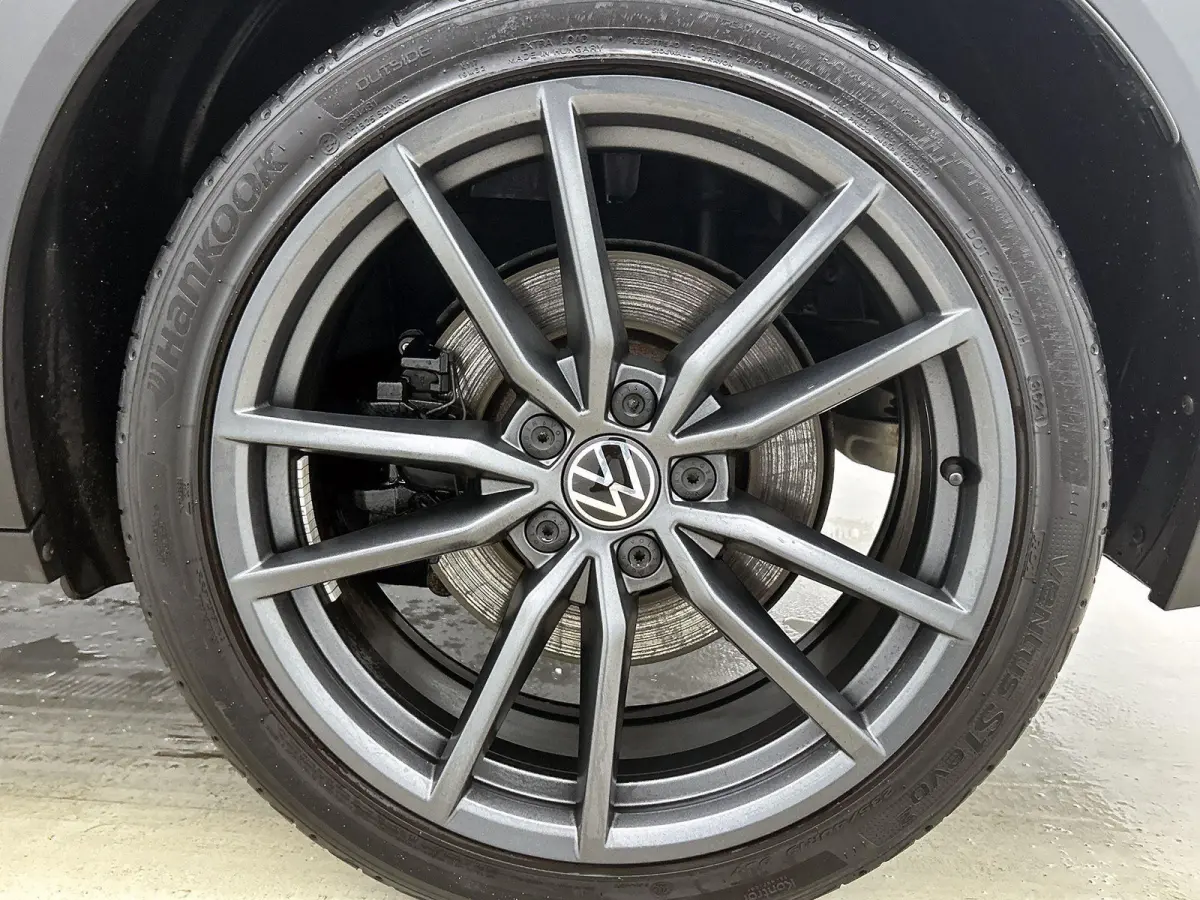 2.0 TSI 4Motion R 300 PK | Panoramadak | Afneembare Trekhaak | Sfeerverlichting | Dealeronderhouden | 19 Inch Velgen | Keyless Access | Achterklep Elektrisch | Beats Audio
