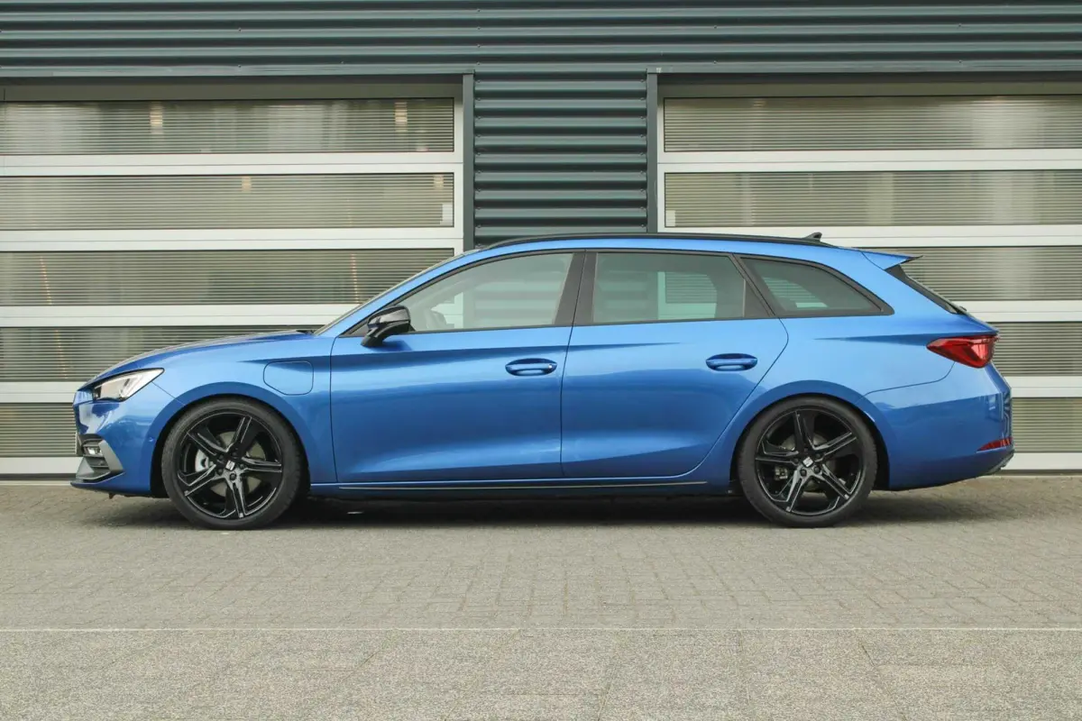 1.5 TSI e-Hybrid 204pk FR Business |Verlaagd | Black Pack | 18' velgen | Navigatie | Adaptief Cruise Control