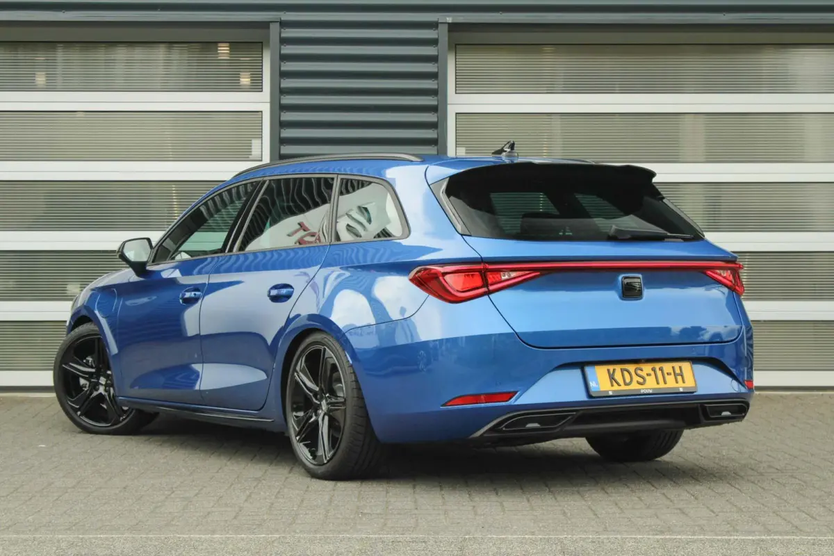 1.5 TSI e-Hybrid 204pk FR Business |Verlaagd | Black Pack | 18' velgen | Navigatie | Adaptief Cruise Control