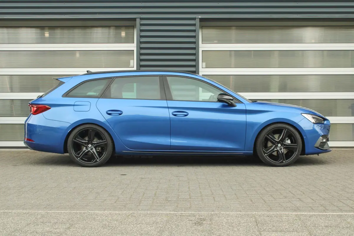 1.5 TSI e-Hybrid 204pk FR Business |Verlaagd | Black Pack | 18' velgen | Navigatie | Adaptief Cruise Control