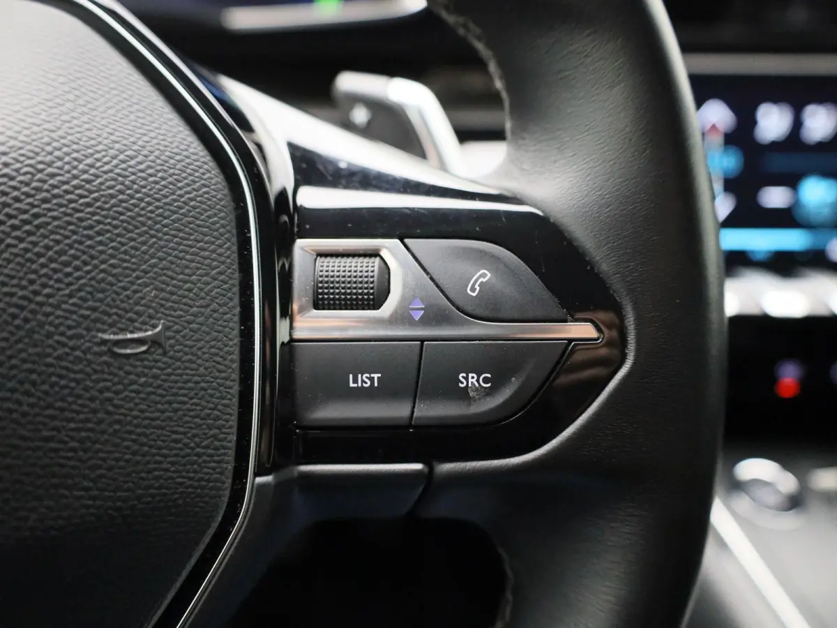 1.6 Hybrid 225 e-EAT8 Allure Pack | Apple Carplay / Android Auto | Virtual Cockpit | Privacy Glass | Lichtmetalen Velgen |