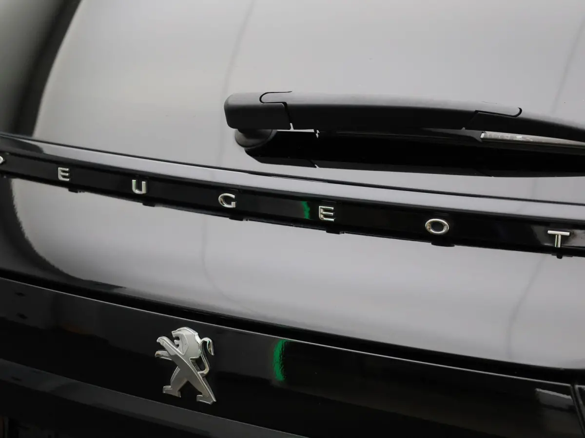 1.6 Hybrid 225 e-EAT8 Allure Pack | Apple Carplay / Android Auto | Virtual Cockpit | Privacy Glass | Lichtmetalen Velgen |