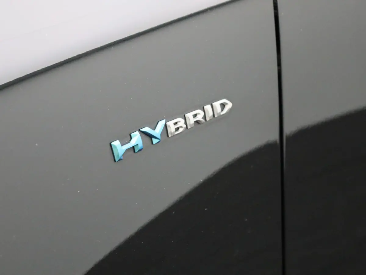 1.6 Hybrid 225 e-EAT8 Allure Pack | Apple Carplay / Android Auto | Virtual Cockpit | Privacy Glass | Lichtmetalen Velgen |