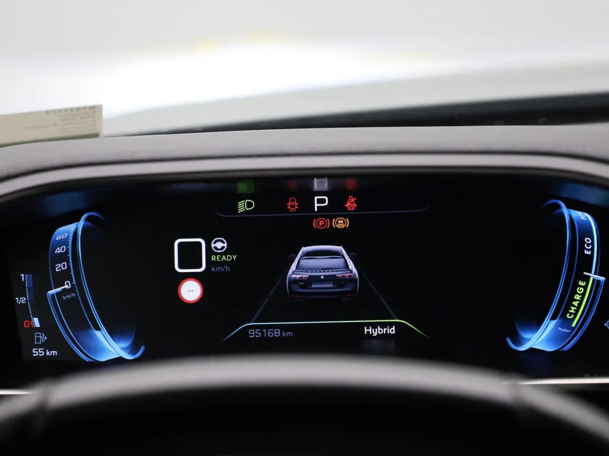 1.6 Hybrid 225 e-EAT8 Allure Pack | Apple Carplay / Android Auto | Virtual Cockpit | Privacy Glass | Lichtmetalen Velgen |