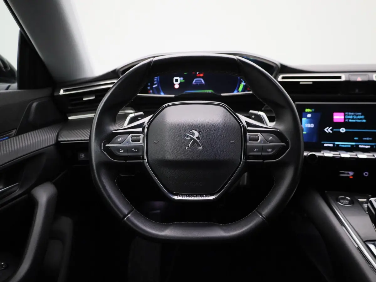 1.6 Hybrid 225 e-EAT8 Allure Pack | Apple Carplay / Android Auto | Virtual Cockpit | Privacy Glass | Lichtmetalen Velgen |