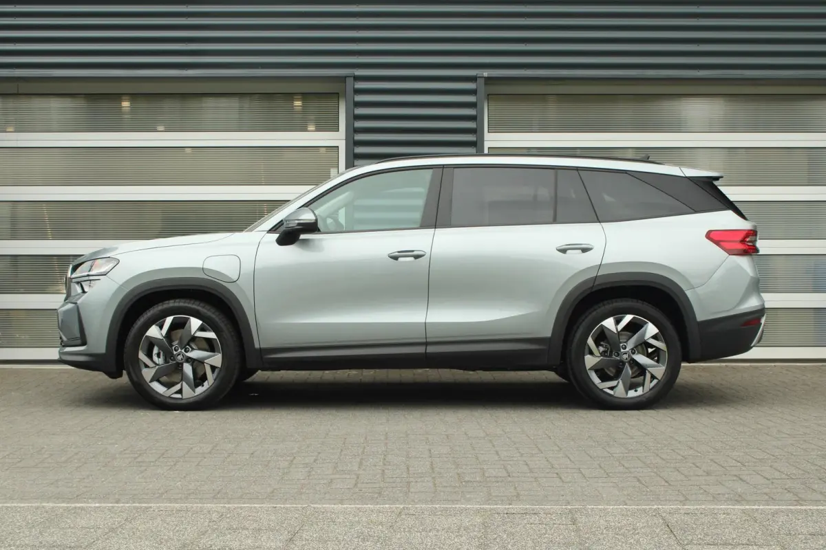 1.5 TSI 204pk PHEV Edition | Trekhaak | 19" Velgen | Getint Glas