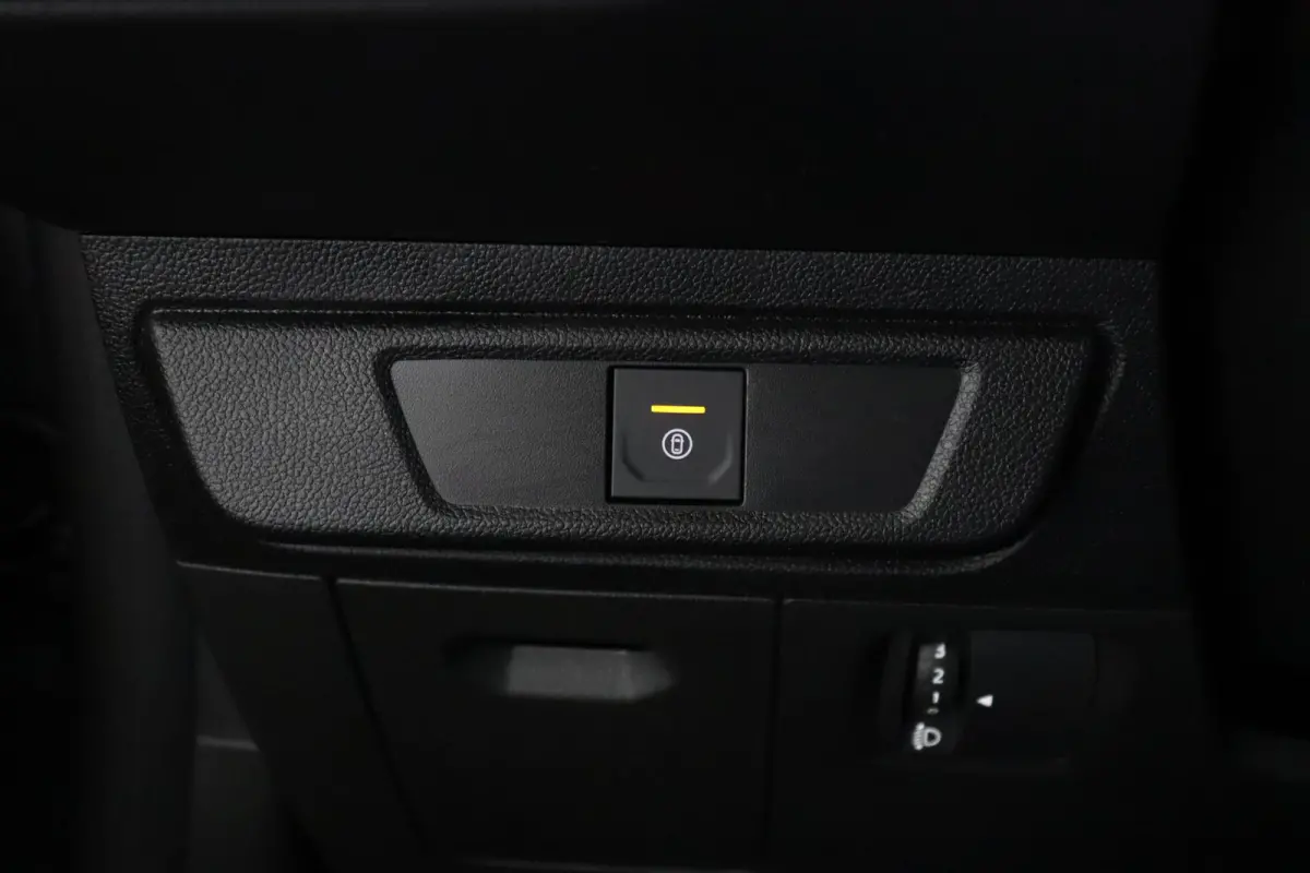TCe 90 CVT Expression | AUTOMAAT | Climate Control | Stoelverw. | Parkeercamera |
