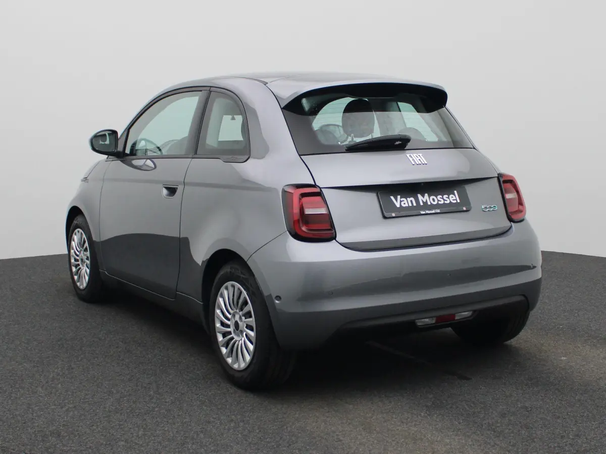 500e 42 kWh Passion | Navigatie | Keyless | Virtual Cockpit | Multifunctioneel Stuurwiel |