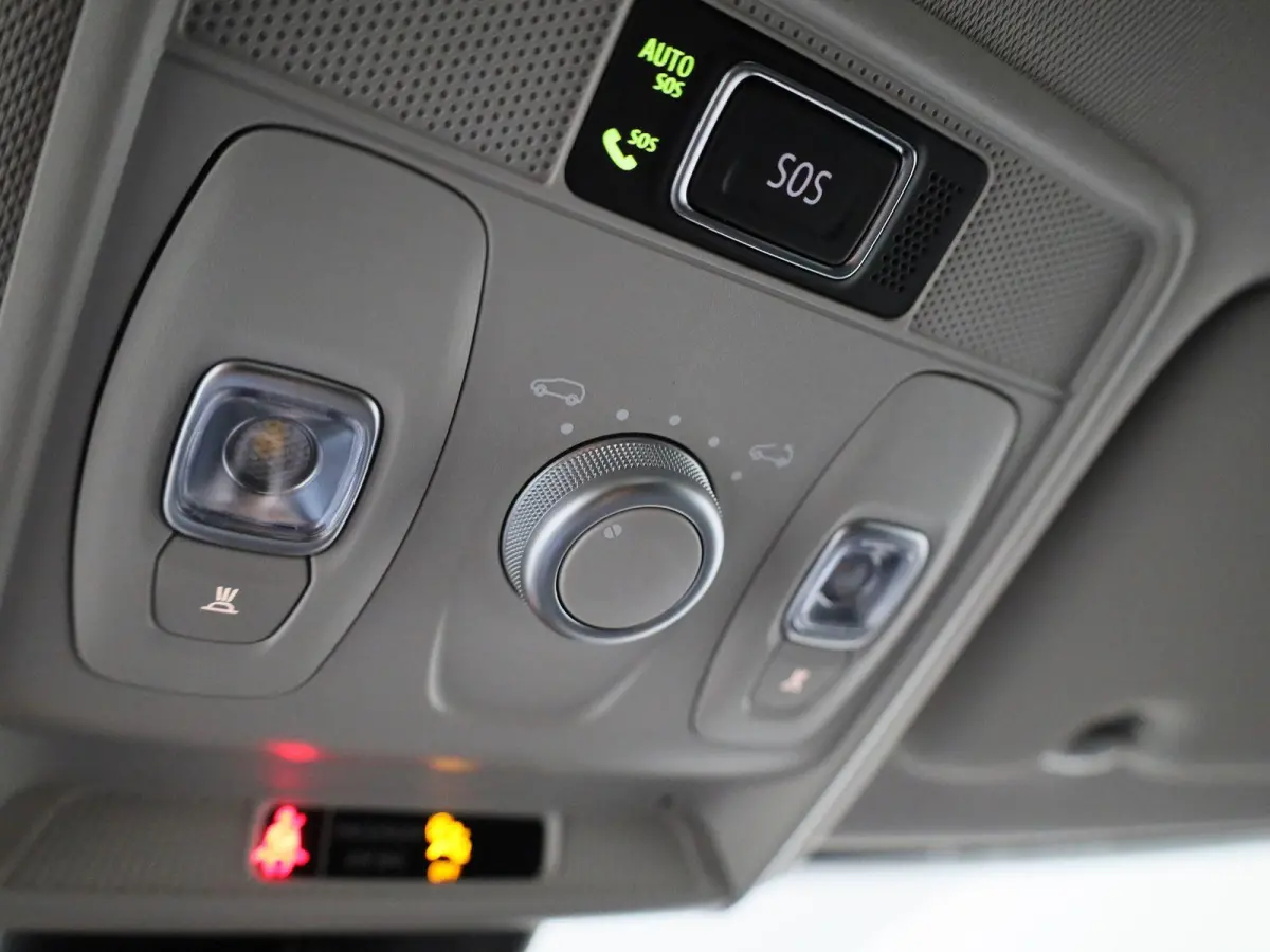 1.6 E-Tech Hybrid 145 Intens | PANO | ACC | 360 Camera | Keyless | Virtual Cockpit  | Climate Control |