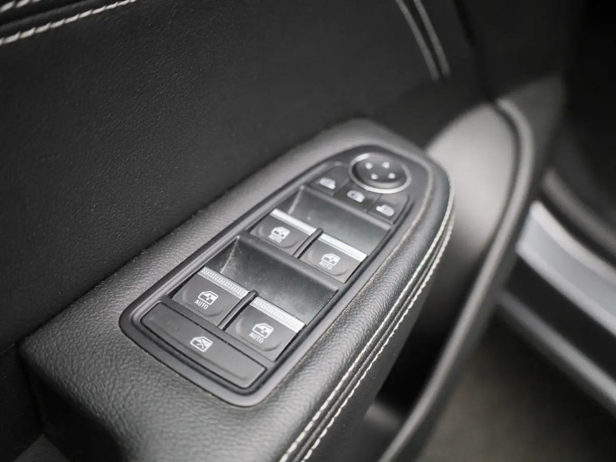 1.6 E-Tech Hybrid 145 Intens | PANO | ACC | 360 Camera | Keyless | Virtual Cockpit  | Climate Control |