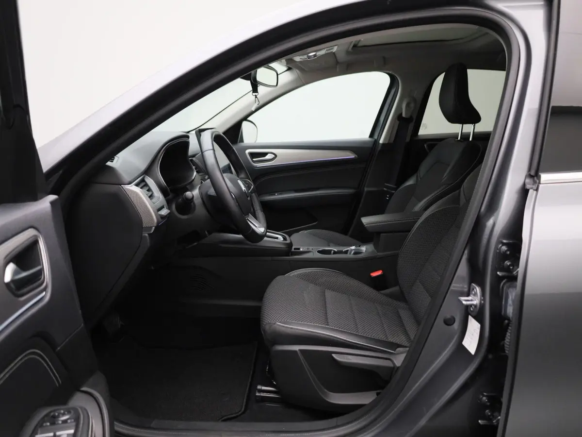 1.6 E-Tech Hybrid 145 Intens | PANO | ACC | 360 Camera | Keyless | Virtual Cockpit  | Climate Control |