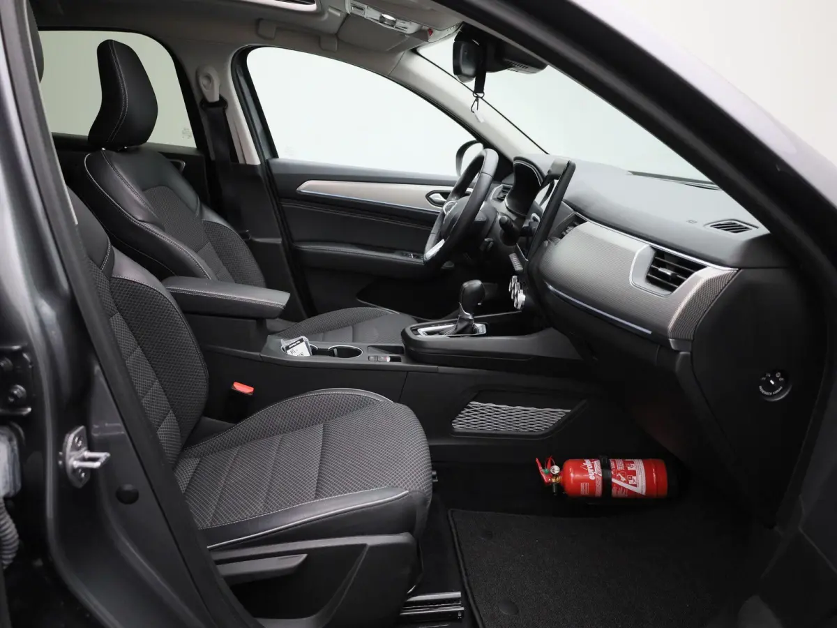1.6 E-Tech Hybrid 145 Intens | PANO | ACC | 360 Camera | Keyless | Virtual Cockpit  | Climate Control |
