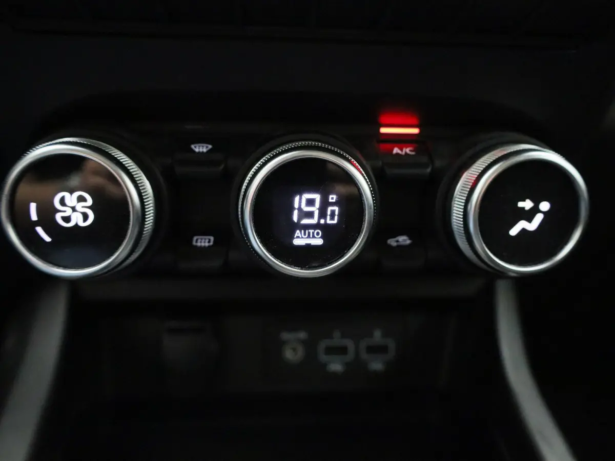 1.6 E-Tech Hybrid 145 Intens | PANO | ACC | 360 Camera | Keyless | Virtual Cockpit  | Climate Control |