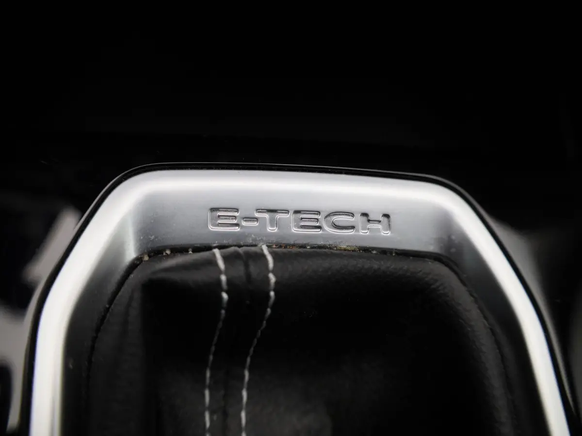 1.6 E-Tech Hybrid 145 Intens | PANO | ACC | 360 Camera | Keyless | Virtual Cockpit  | Climate Control |