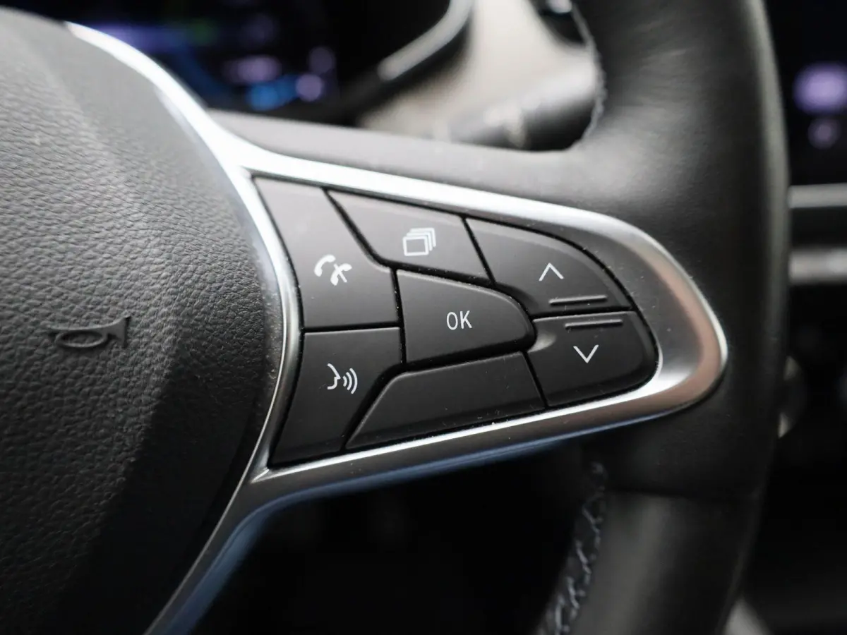1.6 E-Tech Hybrid 145 Intens | PANO | ACC | 360 Camera | Keyless | Virtual Cockpit  | Climate Control |
