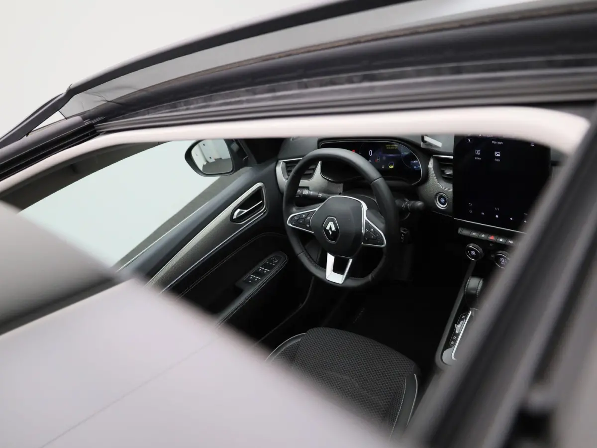 1.6 E-Tech Hybrid 145 Intens | PANO | ACC | 360 Camera | Keyless | Virtual Cockpit  | Climate Control |