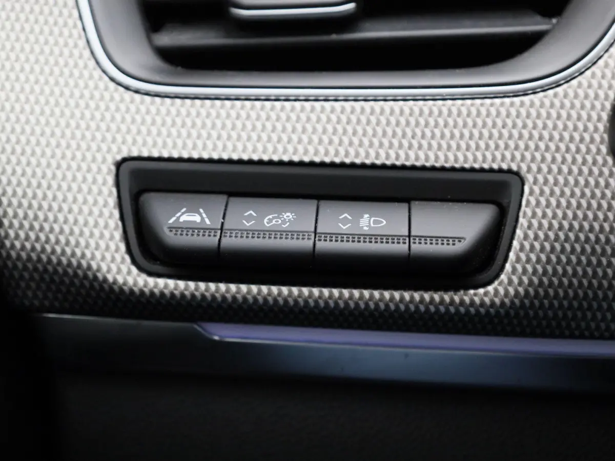 1.6 E-Tech Hybrid 145 Intens | PANO | ACC | 360 Camera | Keyless | Virtual Cockpit  | Climate Control |
