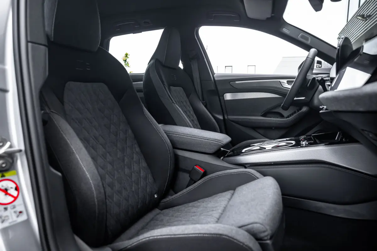 2.0 e-hybrid quattro Pro Line | Trekhaak | HUD | Bang & Olufsen | | Trekhaak | HUD | Bang & Olufsen |