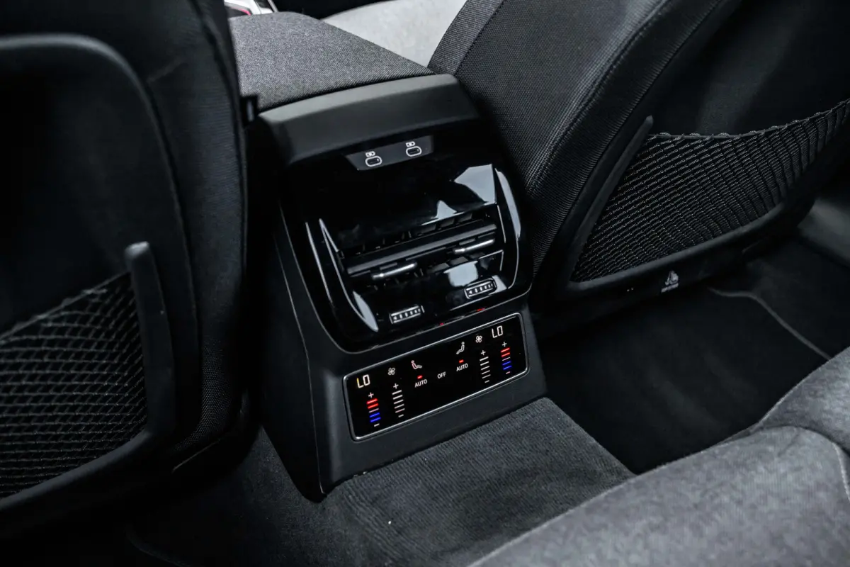 2.0 e-hybrid quattro Pro Line | Trekhaak | HUD | Bang & Olufsen | | Trekhaak | HUD | Bang & Olufsen |