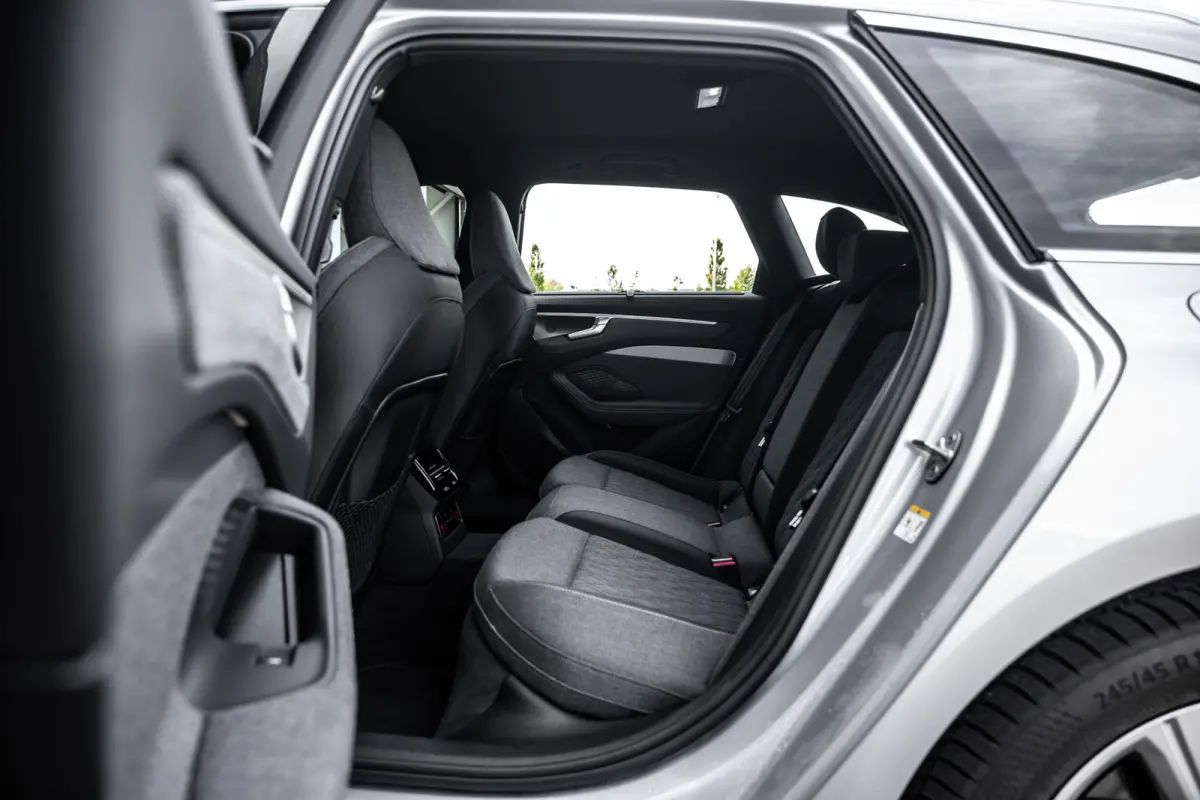 2.0 e-hybrid quattro Pro Line | Trekhaak | HUD | Bang & Olufsen | | Trekhaak | HUD | Bang & Olufsen |