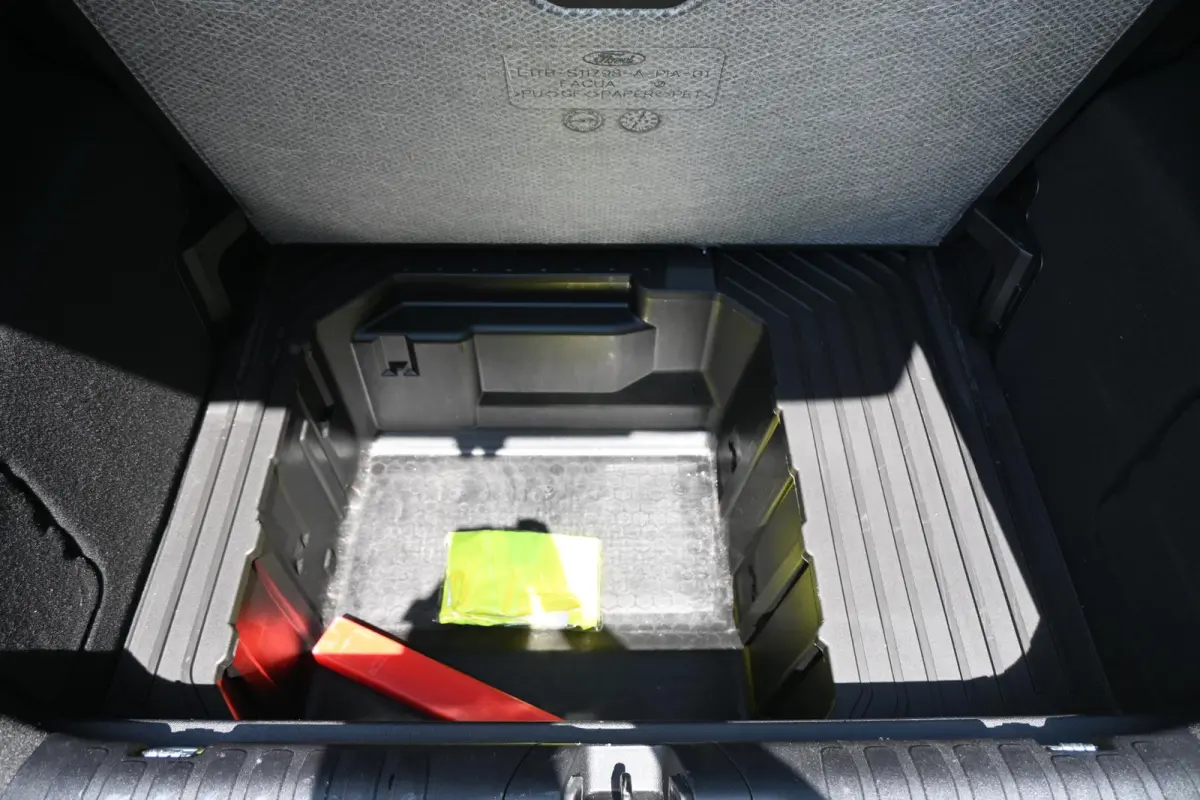1.0 EcoBoost ST-Line | All Season Banden | Stoel & Stuurverwarming | Navi | Apple Carplay & Android Auto | LED