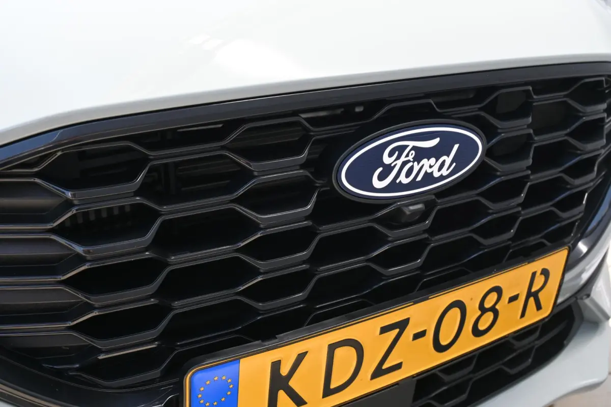 1.0 EcoBoost ST-Line | All Season Banden | Stoel & Stuurverwarming | Navi | Apple Carplay & Android Auto | LED