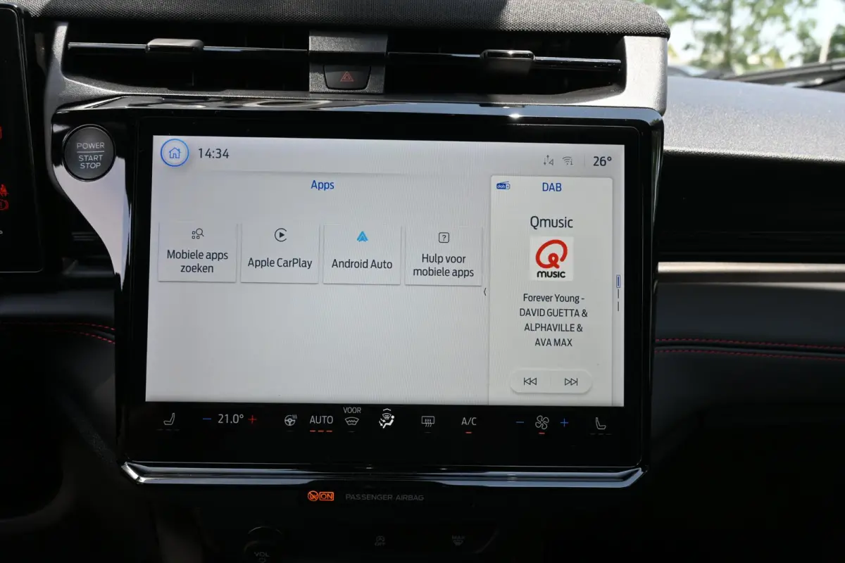 1.0 EcoBoost ST-Line | All Season Banden | Stoel & Stuurverwarming | Navi | Apple Carplay & Android Auto | LED