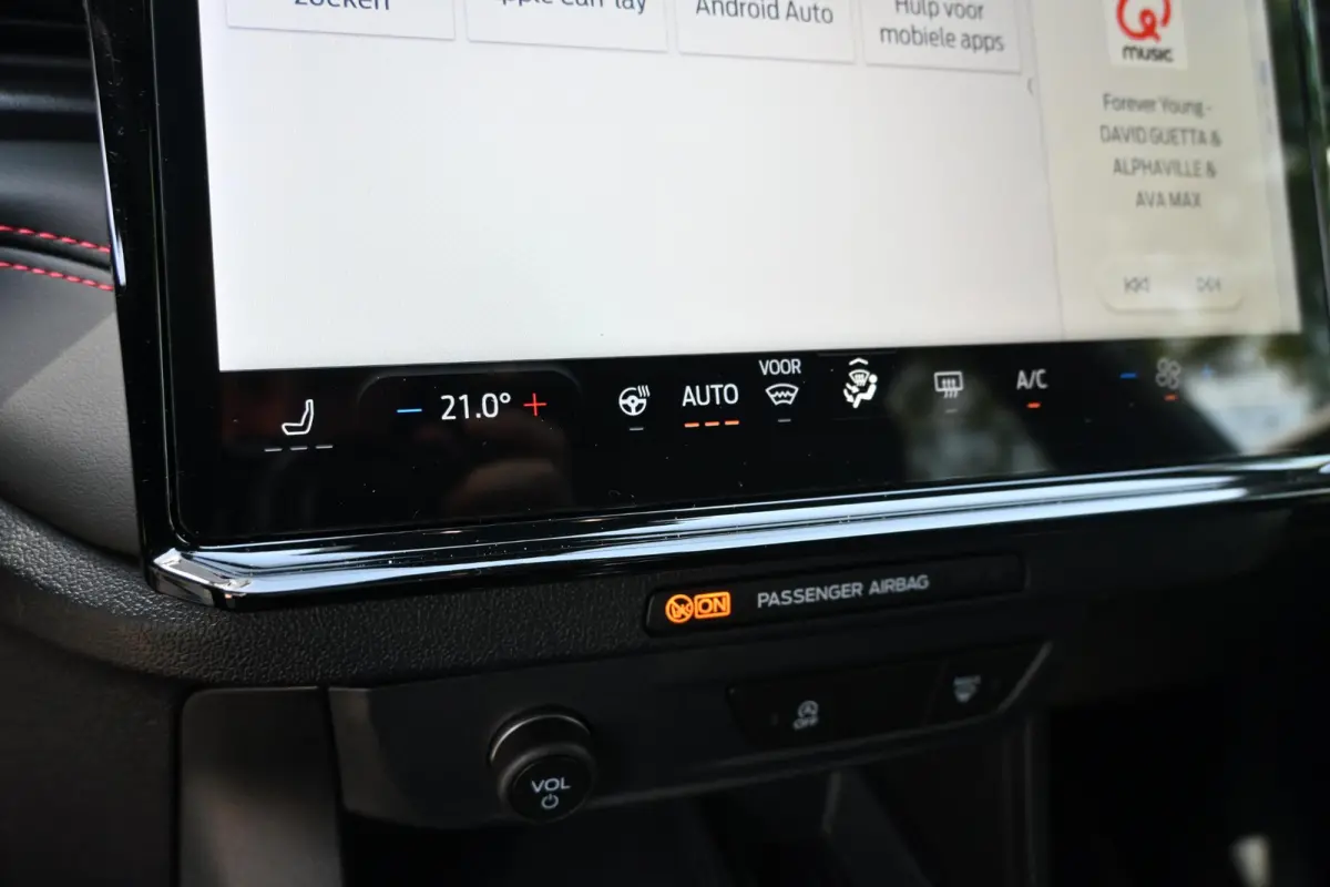 1.0 EcoBoost ST-Line | All Season Banden | Stoel & Stuurverwarming | Navi | Apple Carplay & Android Auto | LED