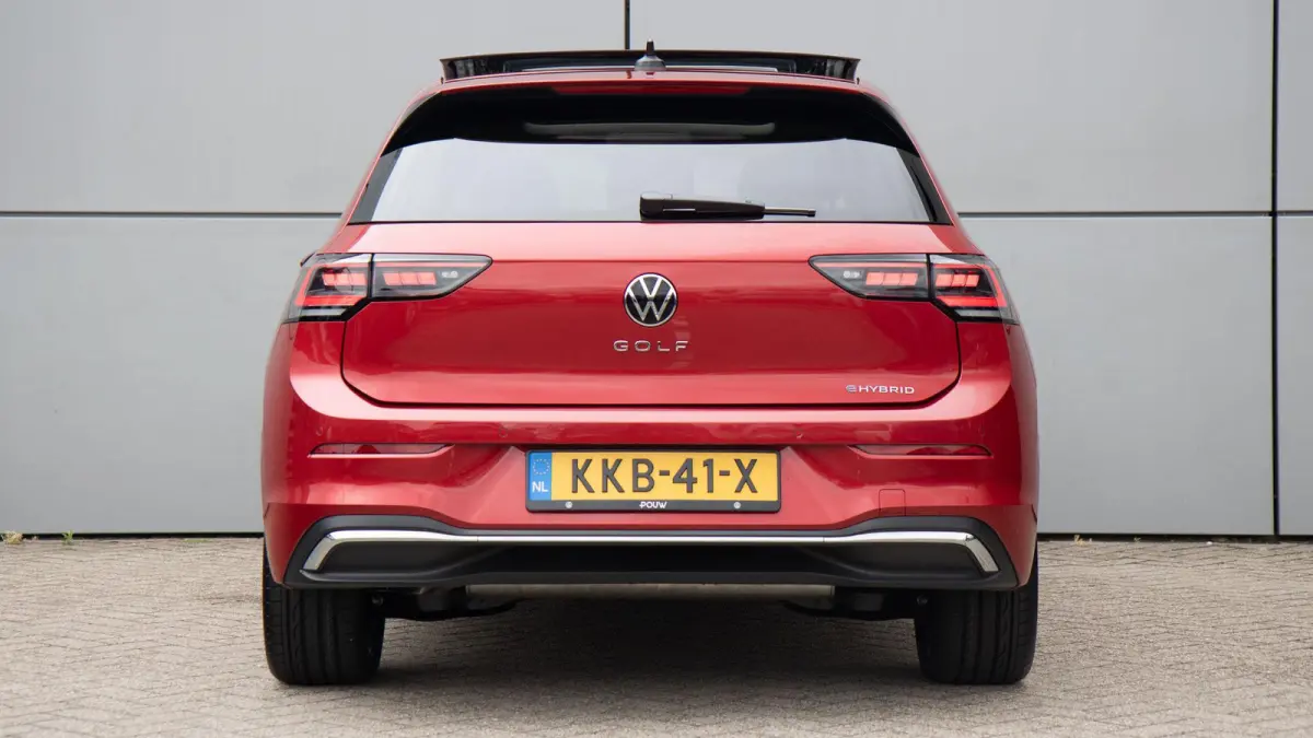 1.5 eHybrid 204pk Style Edition | Panoramadak | Trekhaak | Massage