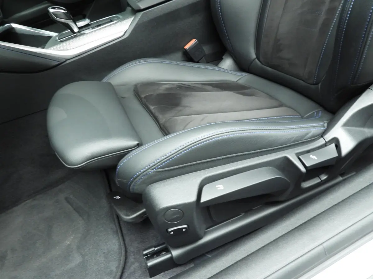 430i | M-Sportpakket | LED | Navigatie | Sportstoelen | Active cruise | DAB | Hifi speakers | Alu 19 inch